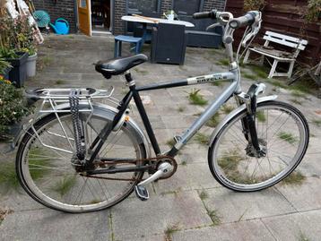 Fiets. Lees beschrijving. beschikbaar voor biedingen