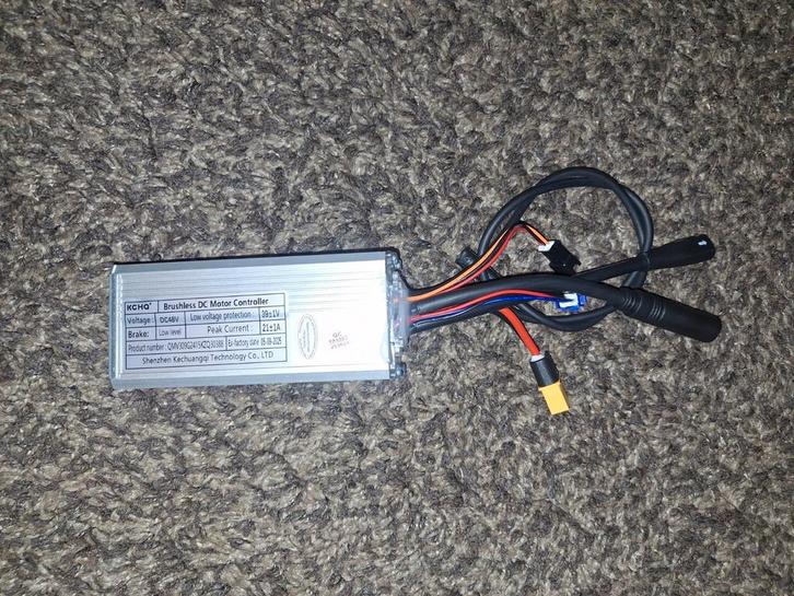 V20 Controller - Opvoerbaar, Fietsen en Brommers, Fietsonderdelen, Zo goed als nieuw, Algemeen, Zadel, Ophalen