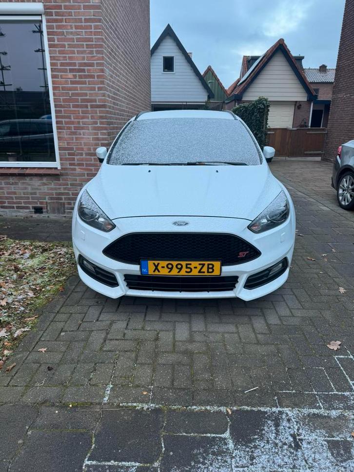 Orginele ford focus ST 250 pk, Auto's, Ford, Particulier, Focus, ABS, Adaptieve lichten, Airbags, Airconditioning, Alarm, Android Auto