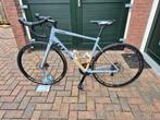 Cube Attain Race Disc, Fietsen en Brommers, Fietsen | Racefietsen, 28 inch, Gebruikt, Heren, Aluminium