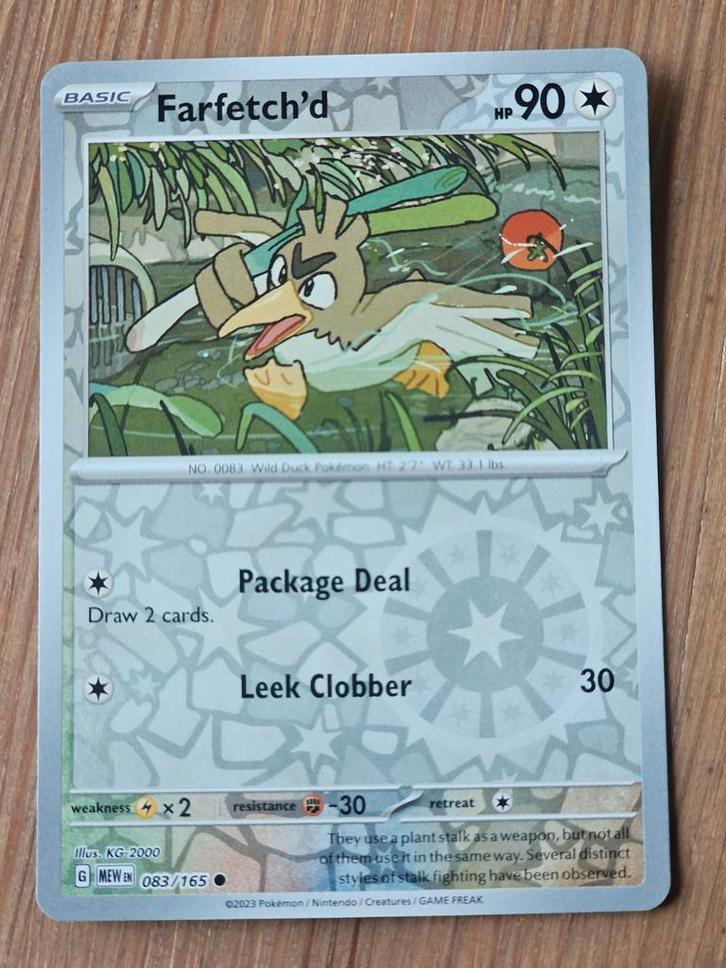 Pokémon kaart - 151/Mew - Farfetch'd 83/165 reverse, Hobby en Vrije tijd, Verzamelkaartspellen | Pokémon, Nieuw, Losse kaart, Foil