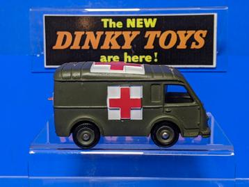 Dinky Toys France #80f Renault Militaire Ambulance '59 - '65 beschikbaar voor biedingen