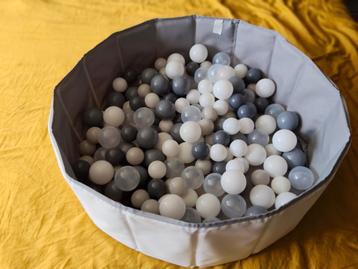Ballenbak met ballen - Grijs, Wit, Transparant beschikbaar voor biedingen