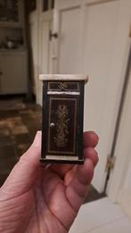 POPPENHUIS BOULLE  NACHTKASTJE EN OVAAL TAFELTJE 1890, Antiek en Kunst, Verzenden