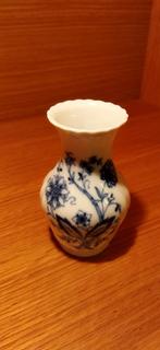 Kleine vaas Royal Tettau Annette Zwiebelmuster, Antiek en Kunst, Ophalen