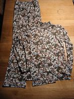 Bloemetjesprint set flare legging en longsleeve maat 146/152, Kinderen en Baby's, Kinderkleding | Maat 146, Ophalen of Verzenden