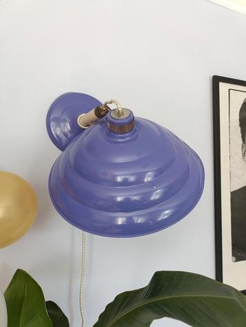 Vintage Paarse Wandlamp beschikbaar voor biedingen