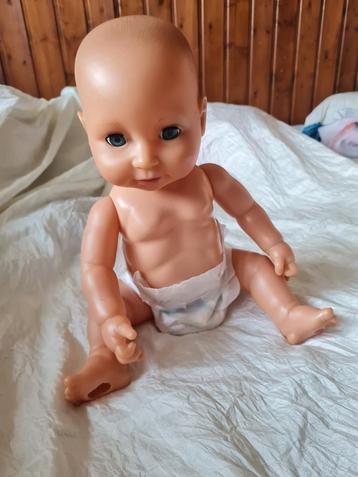 Leuke baby pop  beschikbaar voor biedingen