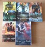 Cassandra Clare - The Mortal Instruments, Boeken, Fantasy, Ophalen of Verzenden, Gelezen, Cassandra Clare