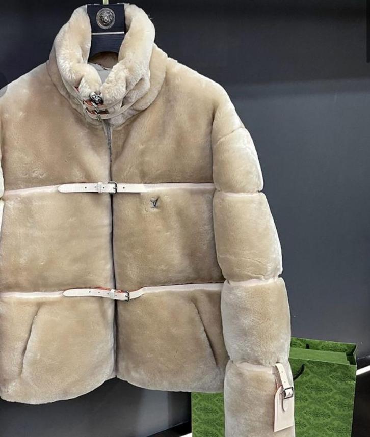 Luxe Louis Vuitton Jas, Kleding | Dames, Jassen | Zomer, Nieuw, Maat 38/40 (M), Beige, Ophalen of Verzenden