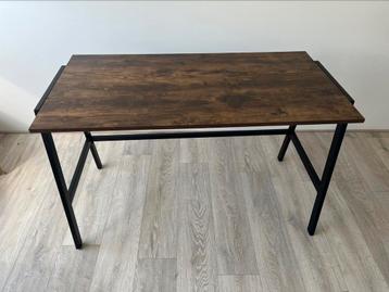 Bureau 120 x 60 x 75 beschikbaar voor biedingen