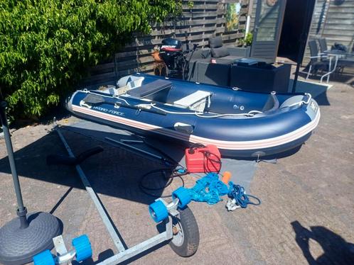 Rubberboot met mercury motor 8 pk handgeschakeld, 4takt,2 ci, Hobby en Vrije tijd, Overige Hobby en Vrije tijd, Gebruikt, Ophalen