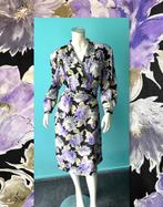 Vintage jaren 80 jurk lila/zwart gebloemd maat 44, Kleding | Dames, Jurken, Verzenden, Maat 42/44 (L), Vintage, Knielengte