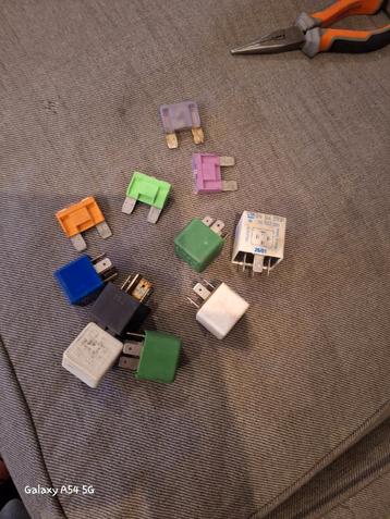 Auto Zekeringen en Relais - Alles in 1 Koop! beschikbaar voor biedingen