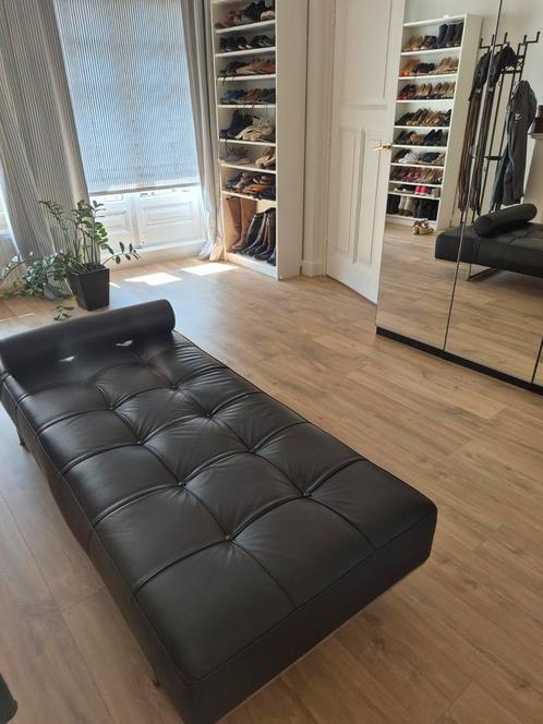 zwart leer design bank, Huis en Inrichting, Banken | Bankstellen, Gebruikt, Rechte bank, Tweepersoons, 150 tot 200 cm, 75 tot 100 cm