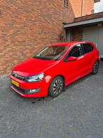Volkswagen Polo rood 2016 - TREKHAAK - NAVI - LM VELGEN, Voorwielaandrijving, Stof, 4 cilinders, 400 kg