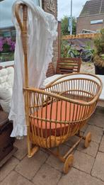 Vintage Bamboe Wiegje met Hemeltje – Natuurlijk & Gezellig, Ophalen, Gebruikt, Minder dan 140 cm, Matras
