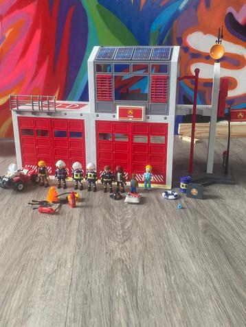 Playmobil brandweer zilenhuis en politie beschikbaar voor biedingen