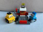 Lego Disney/Cars/Junior Guido en Luigi's pitstop (10732), Ophalen of Verzenden, Zo goed als nieuw, Complete set, Lego