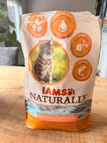 Iams naturally kattenbrokken beschikbaar voor biedingen