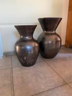 Twee decoratieve vazen, Huis en Inrichting, Woonaccessoires | Vazen, Ophalen, Gebruikt, Zwart, Aardewerk of Porselein