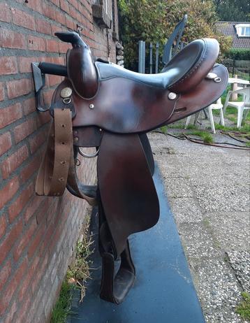 westernzadel roundskirt 15" beschikbaar voor biedingen