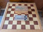 Vintage Staunton Schaakspel met dubbelzijdig schaakbord., Gebruikt, Een of twee spelers, Ophalen of Verzenden, Homas