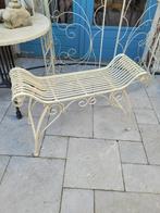 Nieuw sierlijk metalen tuinbankje foto 1 t/m 3