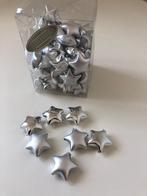 Decoratie materiaal: 75 zilverkleurige sterretjes van 25 mm, Ophalen of Verzenden, Nieuw