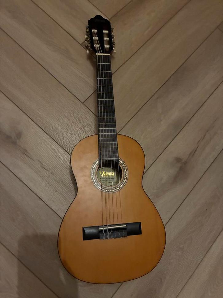 Valencia VC201 Klassieke Gitaar - Prima beginnersgitaar, Muziek en Instrumenten, Snaarinstrumenten | Gitaren | Akoestisch, Zo goed als nieuw