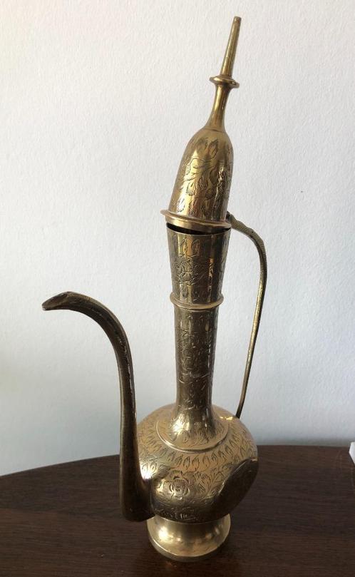 Unique Wine Serving Pot Surahi Decorative Collectible, Antiek en Kunst, Antiek | Koper en Brons, Brons, Ophalen