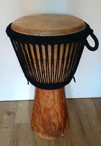Djembe met houtsijwerk in mooie staat, Ophalen of Verzenden, Zo goed als nieuw, Trommel
