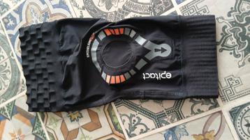 Epitact Kniebrace - Maat L  beschikbaar voor biedingen