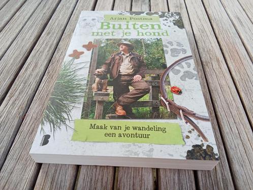 Arjan Postma Buiten met je hond, Boeken, Natuur, Zo goed als nieuw, Bloemen, Planten en Bomen, Ophalen of Verzenden
