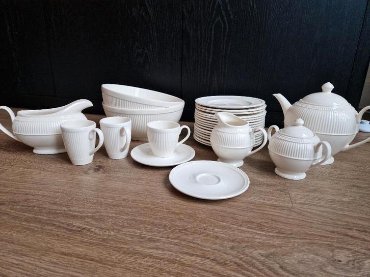 Wedgwood Windsor servies nu 80€, Huis en Inrichting, Keuken | Servies, Zo goed als nieuw, Compleet servies, Wedgwood, Porselein