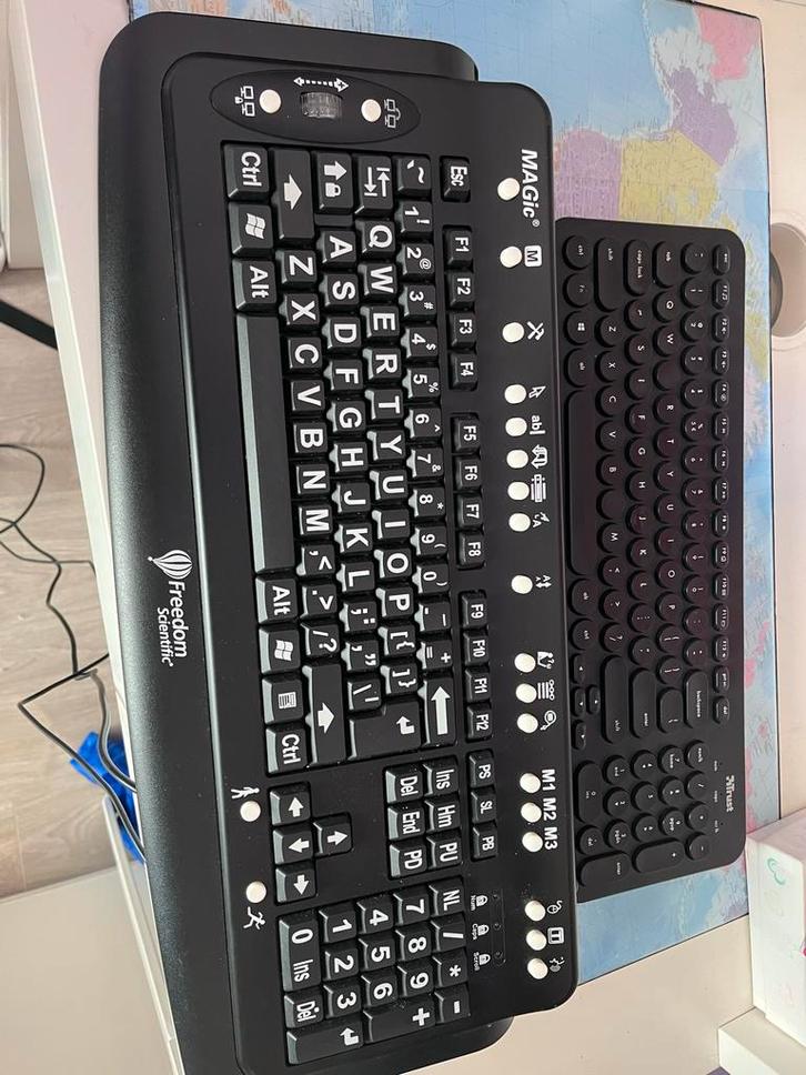 Grootletter Toetsenbord - Zwart, Computers en Software, Toetsenborden, Zo goed als nieuw, Qwerty, Bedraad, Ophalen of Verzenden