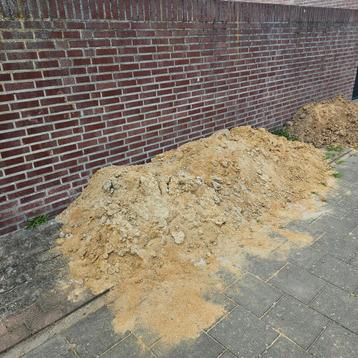 Ophoogzand / vulgrond gratis afhalen beschikbaar voor biedingen
