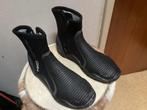 Zo goed als nieuwe ( onder) waterschoenen maat 42, Watersport en Boten, Watersportkleding, Ophalen, Zo goed als nieuw, Dame of Heer