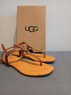 UGGs sandalen maat 36 in doos, Ophalen of Verzenden, Nieuw, Schoenen