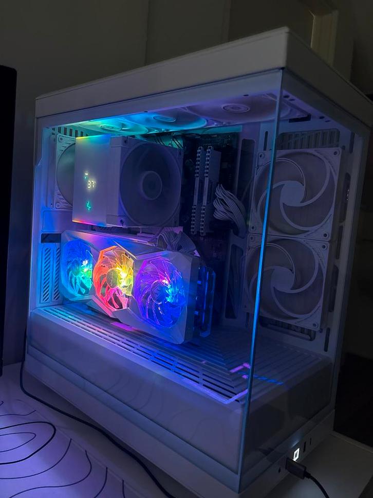 Gaming PC - Krachtige Custom Build, Computers en Software, Desktop Pc's, Zo goed als nieuw, 4 Ghz of meer, SSD, 16 GB, Met videokaart