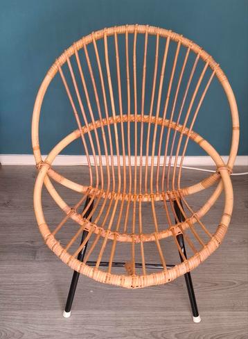 Rotan stoel beschikbaar voor biedingen