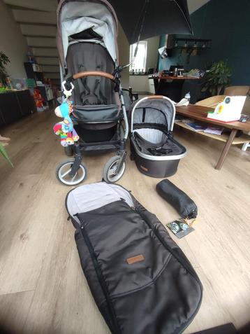 Mutsy Traveller kinderwagen met reiswieg en wandelwagen beschikbaar voor biedingen