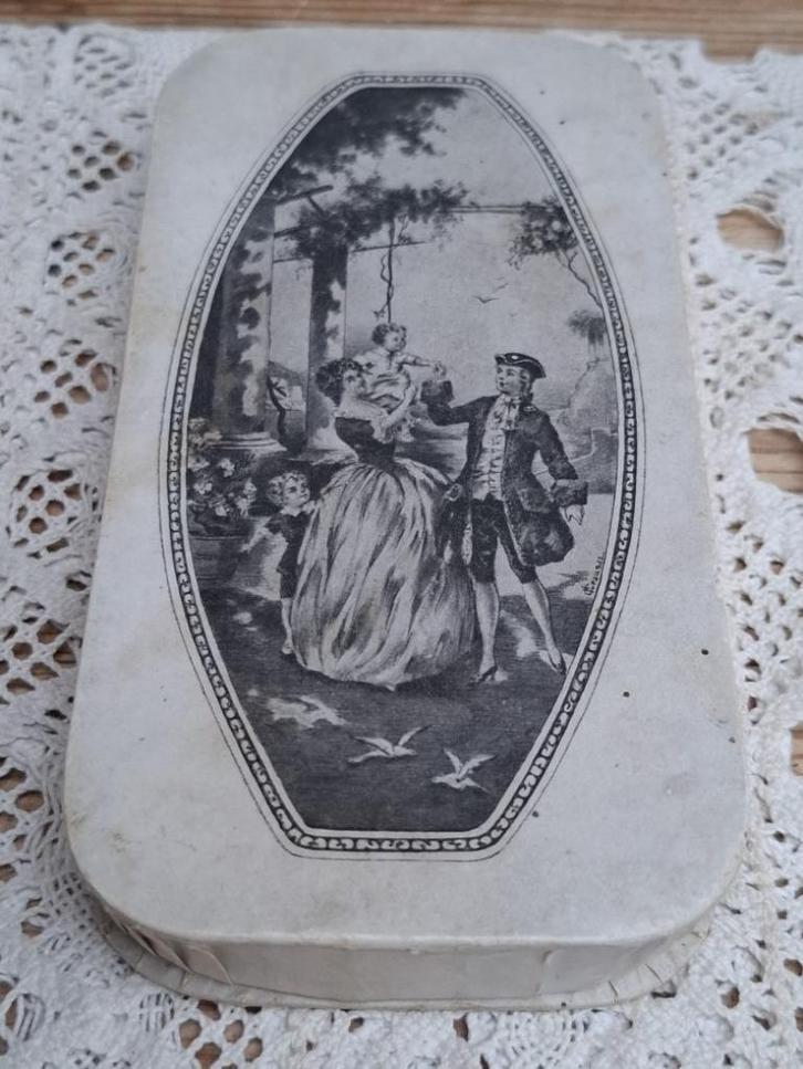 Oud Frans doopsdoosje / geboortedoosje 1, Antiek en Kunst, Curiosa en Brocante, Ophalen of Verzenden