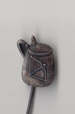 Bier Pul met Handboog speldje, Verzamelen, Gebruikt, Niet vindbaar, Niet vindbaar, Speldje of Pin