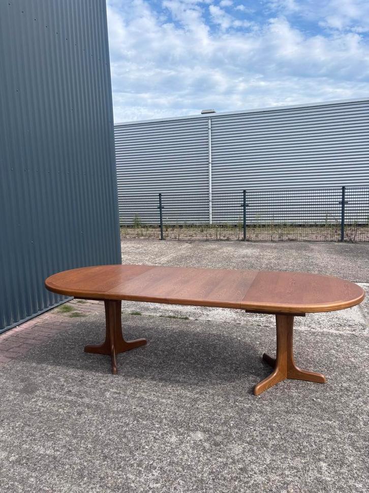 Vintage eiken eettafel uitschuifbaar ovaal, Huis en Inrichting, Tafels | Eettafels, Gebruikt, Vijf personen of meer, Rechthoekig