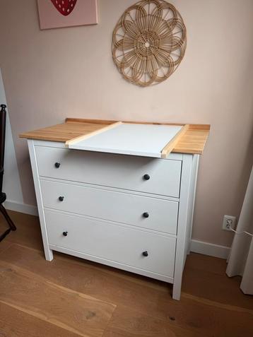 Commode ikea, verschoonblad op gemaakt beschikbaar voor biedingen