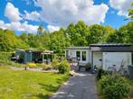 Mooi chalet / tiny house, gelegen tegen het bos