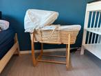 Rotan wieg / baby wiegmand op houten onderstel, Ophalen, Zo goed als nieuw, Wieg