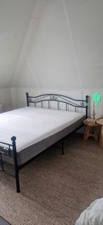 Twee persoons bed, inclusief Ikea matras (gebruikt), Ophalen, Gebruikt, Zwart, Tweepersoons
