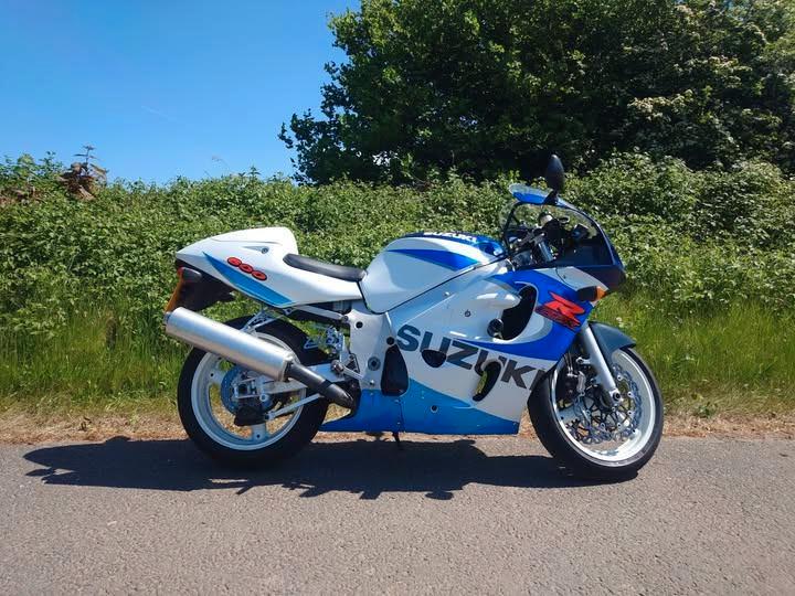Suzuki gsxr 600 srad gaat weg in onderdelen zie omschrijving, Motoren, Onderdelen | Suzuki, Gebruikt, Ophalen of Verzenden